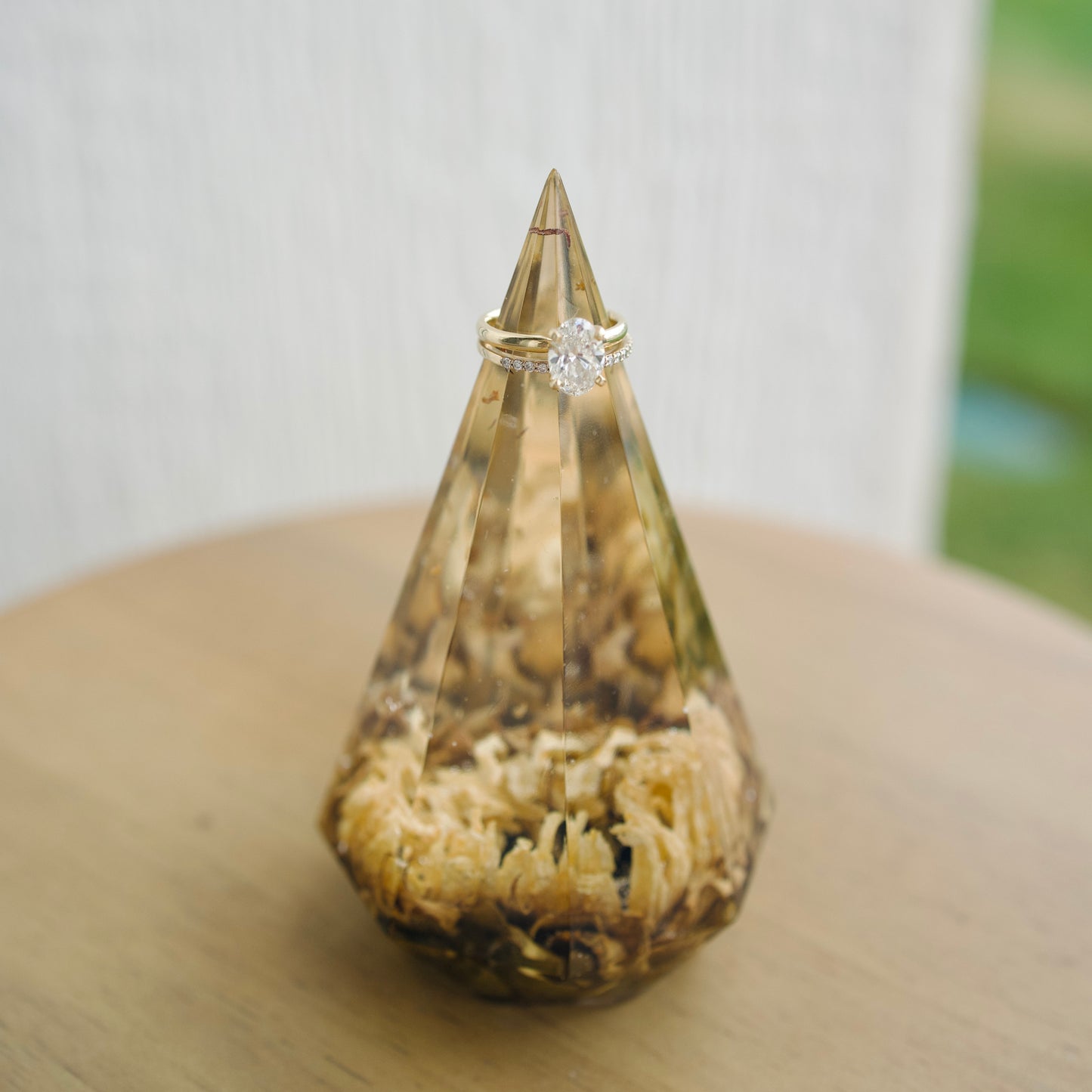 Resin Floral Ring Holder
