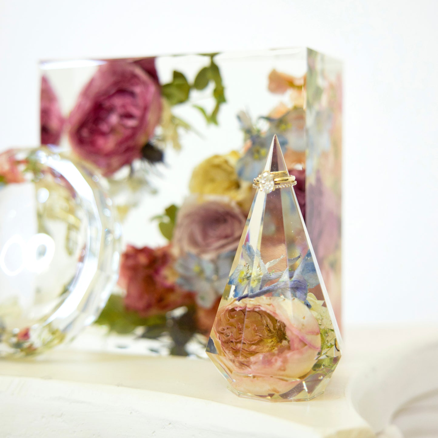 Resin Floral Ring Holder