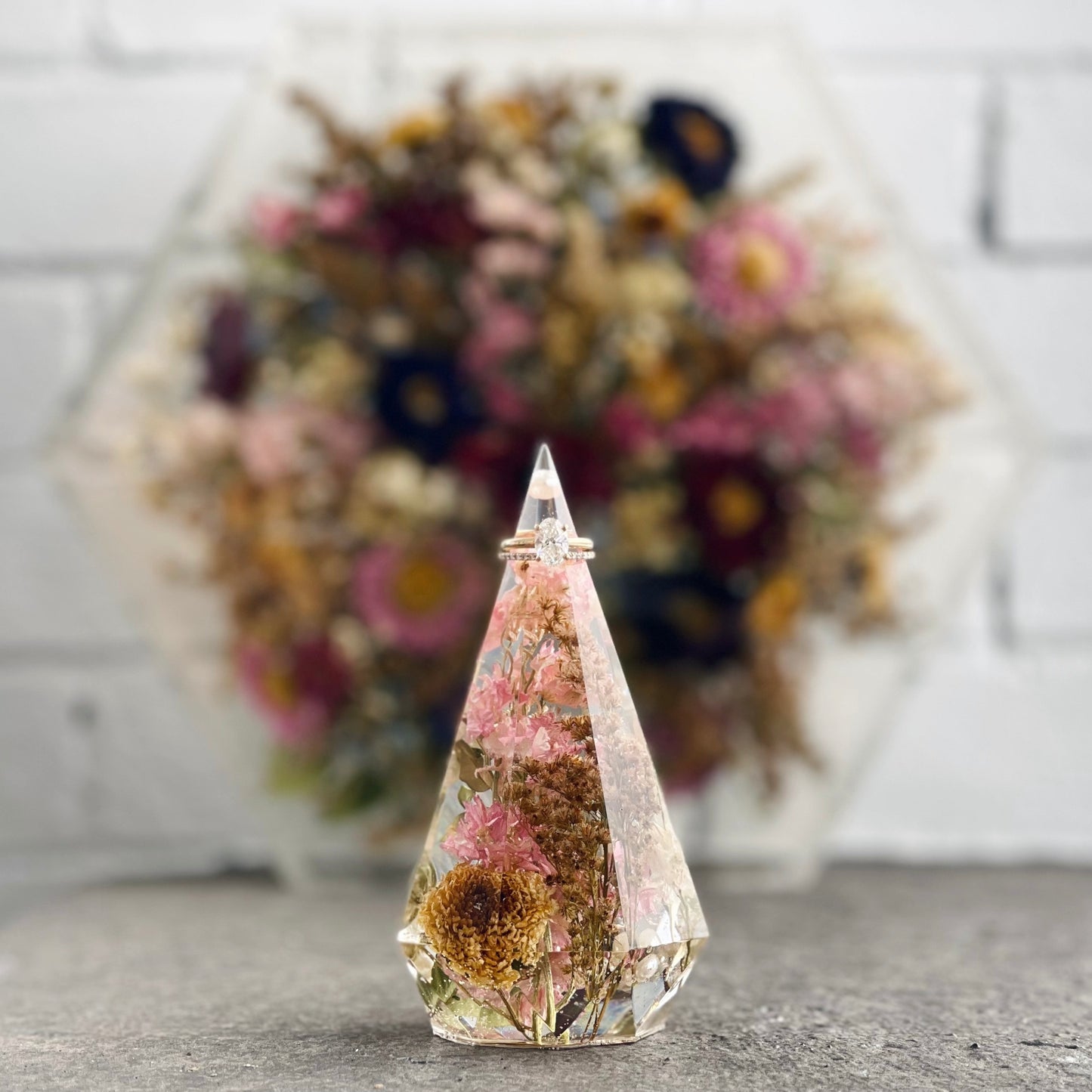 Resin Floral Ring Holder